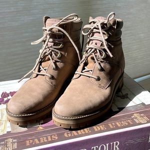 Timberland leather taupe grayish lace up boot 9.5